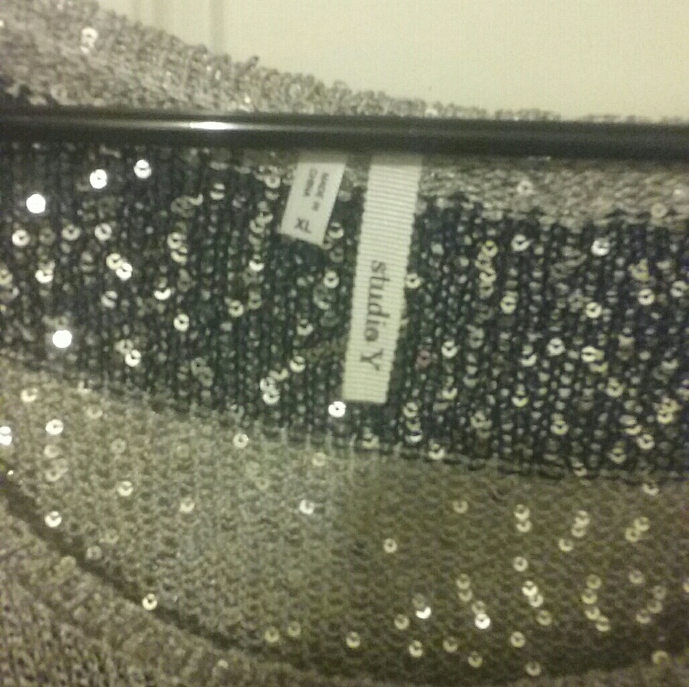 Sweater - Picture 3 of 3